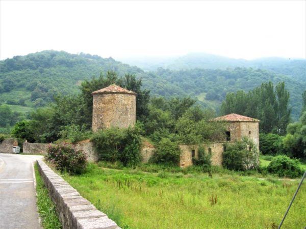 Torre de Muñiz y Palacio de Quiros · Etapa 6 camino de san salvador